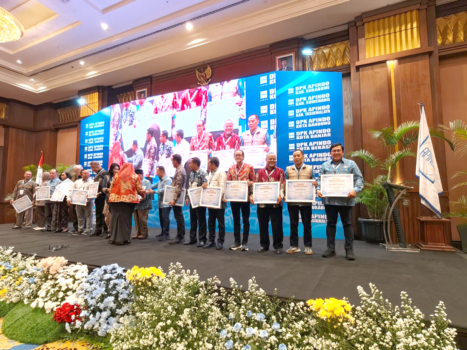 Mengikuti MUSPROV Ke - 10 DPP APINDO Provinsi Jawa Barat. ( Hari Pertama ))